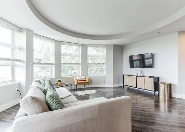 Sunny 3Br Santa Monica Retreat